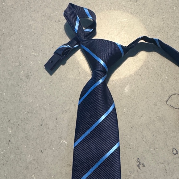The Children's Place Navy and Light Blue Adjustable Striped Tie Age 4-7 - Picture 5 of 7